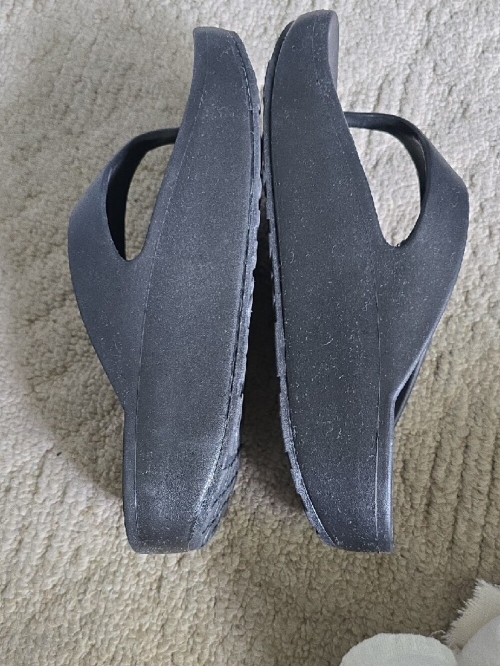 SKIMS Black Platform Thong Sandals - Picture 6 of 6